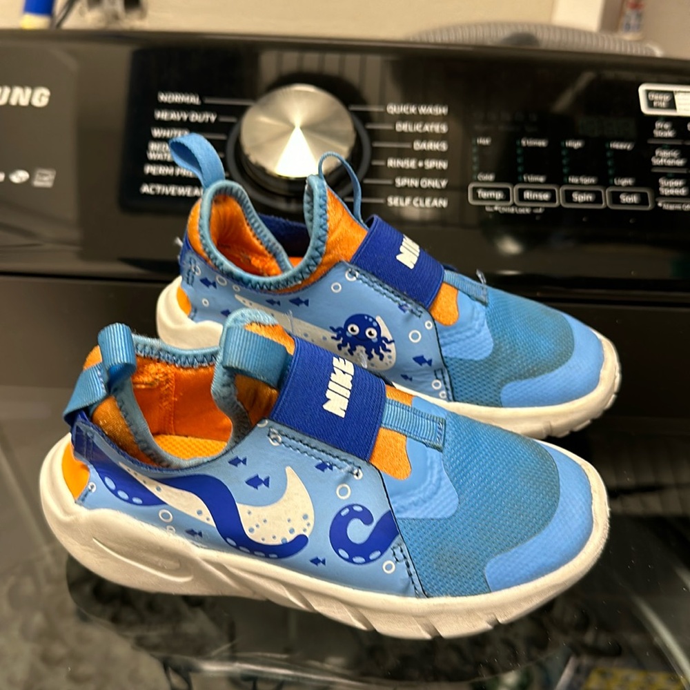 Nike Flex Toddler 11c used